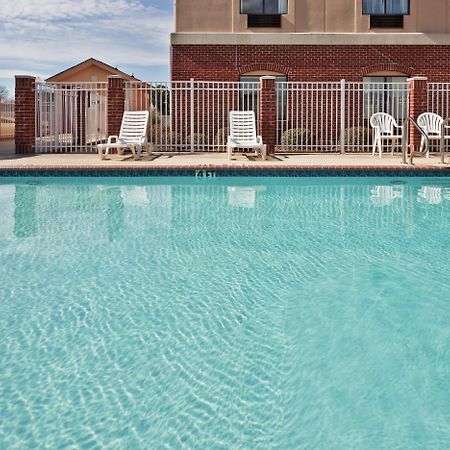 Holiday Inn Express Hotel & Suites Forest By Ihg Exterior photo