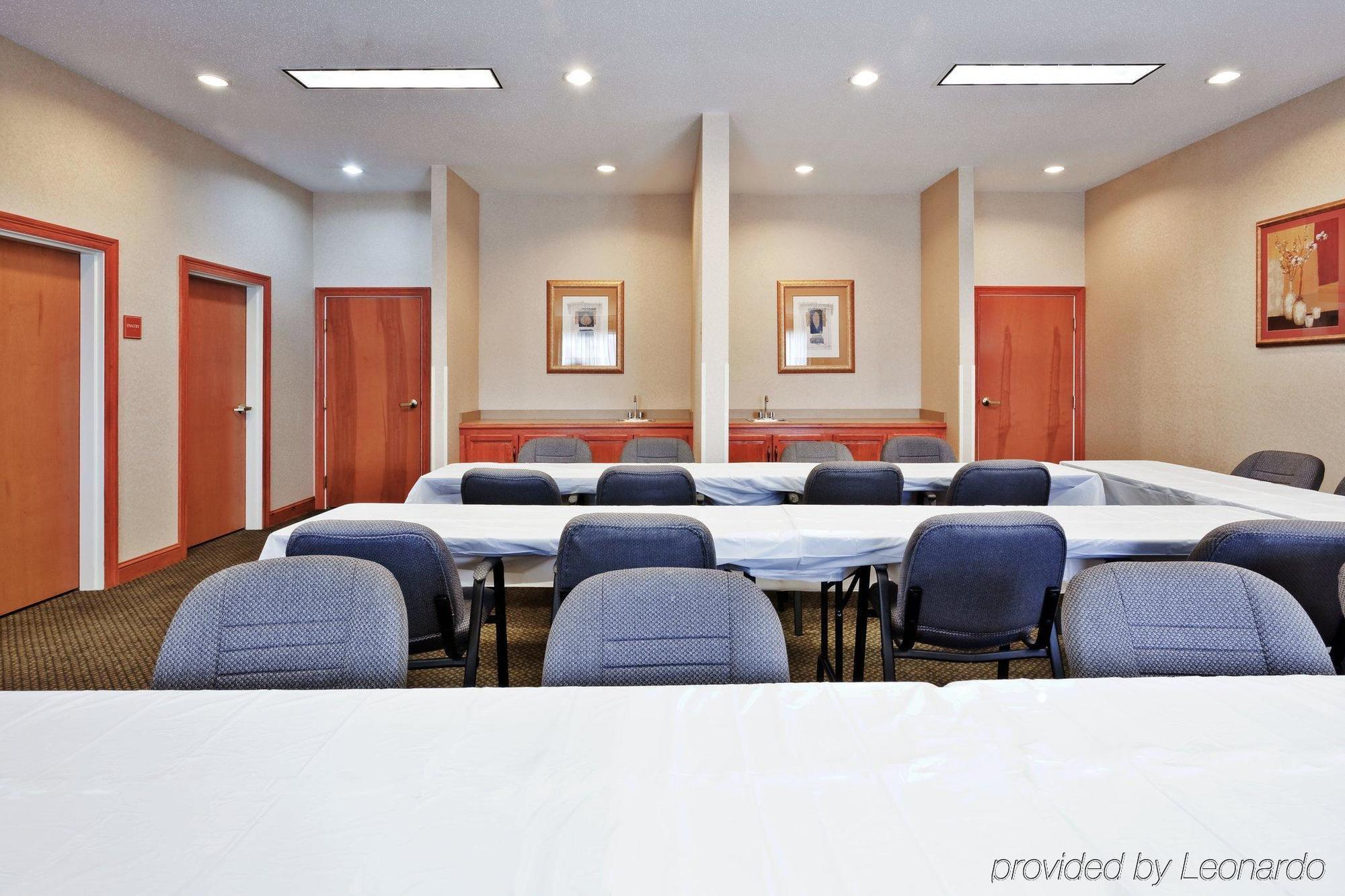 Holiday Inn Express Hotel & Suites Forest By Ihg Facilities photo